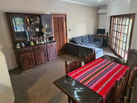 LOCAL COMERCIAL DE 80M2, CON VIVIENDA DE 4 AMBIENTES.