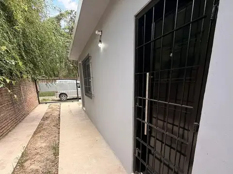 Casa 3 ambientes con 1 baño