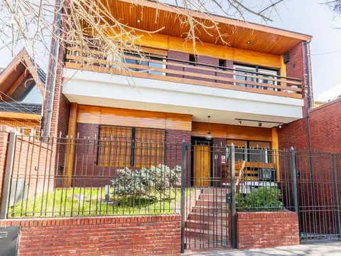 Casa en VENTA con jardín y pileta - 6 ambientes - Villa Urquiza