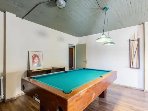 Casa 6 ambientes con 4 baños