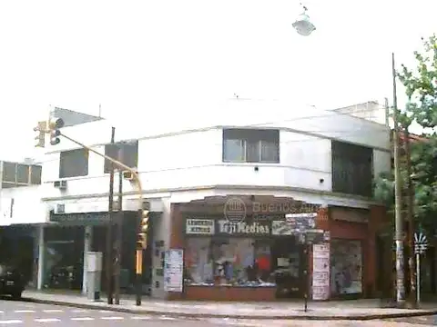 Local Comercial buena cuadra - APTO VARIOS destinos - Sin gastos de Expensas -  ESQUINA