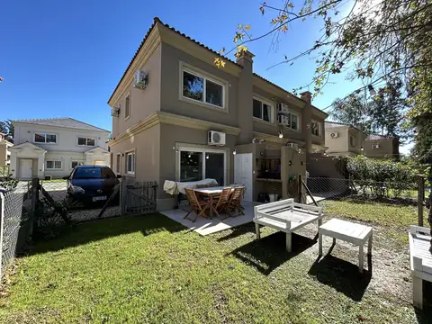 Liquidambar Duplex 100