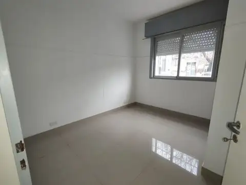 Depto Tipo Casa en Alquiler en Pompeya, $ 700.000