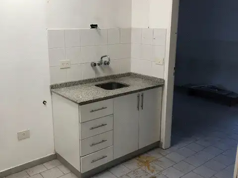 3 locales (Unidades Funcionales) en block en la esquina de Avenida Uzal y calle San Lorenzo!