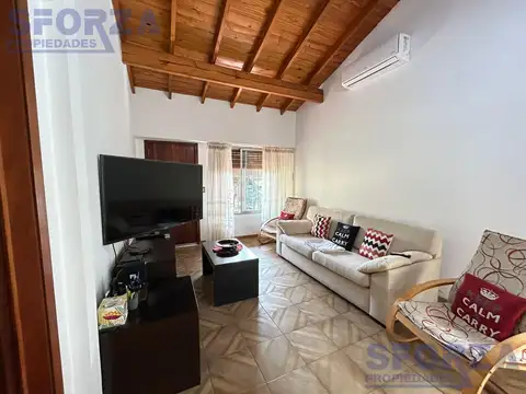 Venta Casa Tres Ambientes en Adolfo Sourdeaux