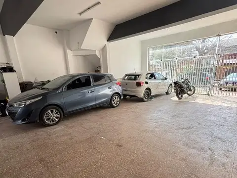 Galpón en alquiler a metros de Av. Gaona – 374 m²