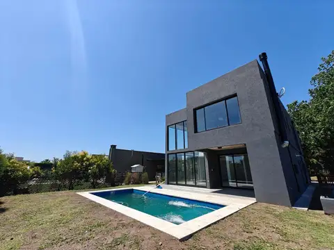 Casa en Venta en Pilar del Este - San Ramón, USD 235.000