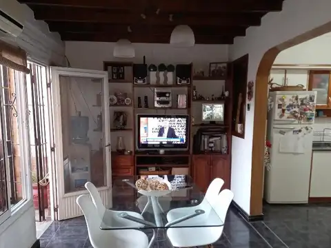 Casa 5 ambientes con 3 baños