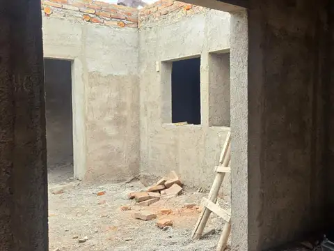Casa 3 ambientes con 1 baño
