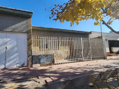 VENTA Casa con Dpto en Godoy Cruz