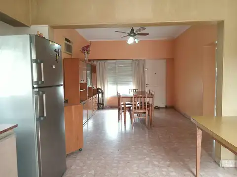 VENTA CASA-3 AMBIENTES-COCHERAS.