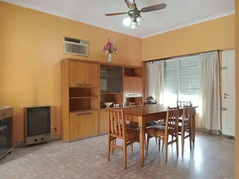 Casa en Venta con 4 cocheras