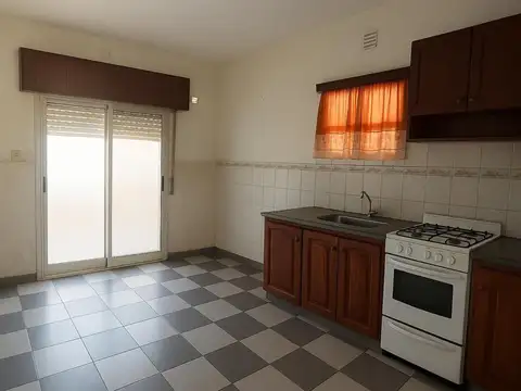 VENTA C ASA  4 AMBIENTES EN VILLA BOSCH