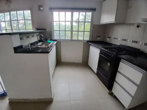 Depto Tipo Casa en Alquiler de 2 dormitorios