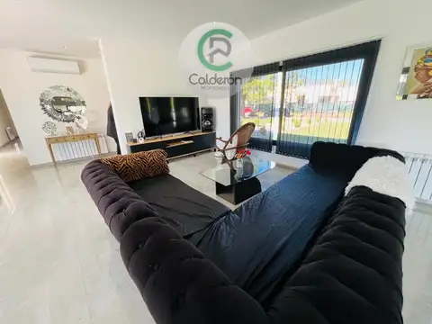 Casa 5 ambientes con 5 baños