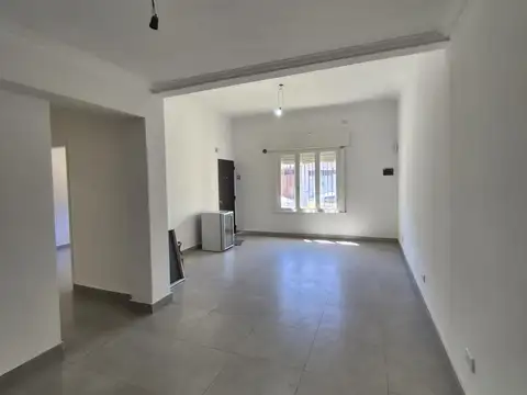 Depto Tipo Casa en Alquiler de 3 ambientes