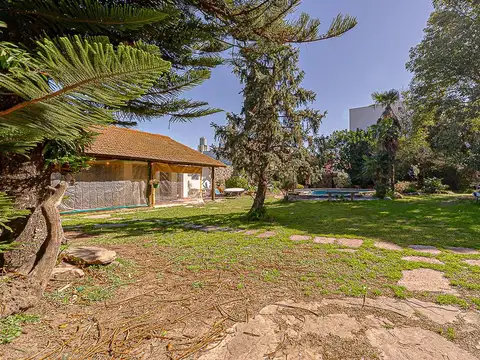 VENTA CASA 6 AMBIENTES VILLA LUZURIAGA LOTE 1800M2