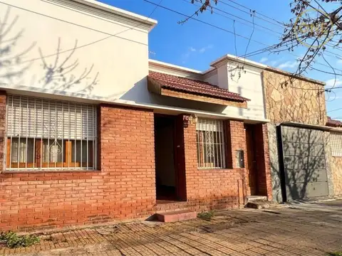 Depto Tipo Casa en Venta en La Plata, USD 109.000