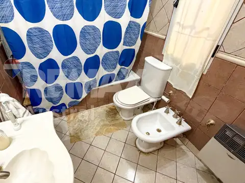 Casa 6 ambientes con 3 baños