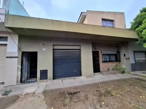 CASA MULTIFAMILIAR, CON GARAJE, EN LOTE 10x31