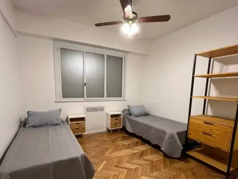 Almagro, Av Rivadavia 3900, 3 amb, 70m2, u$s 900 + servicios.  (alq min 3 meses) Acepta mascota...