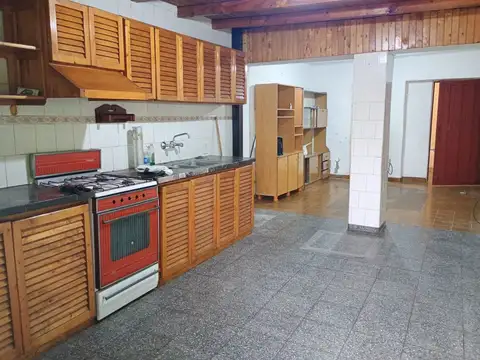 Venta de casa con cochera Godoy Cruz