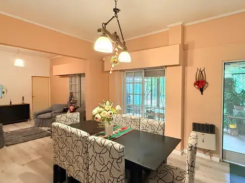 Venta/Permuta Casa 4 Dormitorios Cochera Piscina. Garita 1, Funes