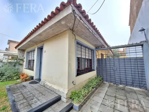 Venta casa de 2 ambientes con patio y quincho en Wilde