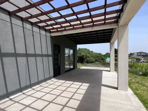 Esteban Echeverria e Ingenieros 100