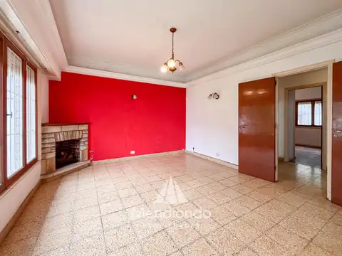 Casa 4 ambientes con parque / Zona Aldrey