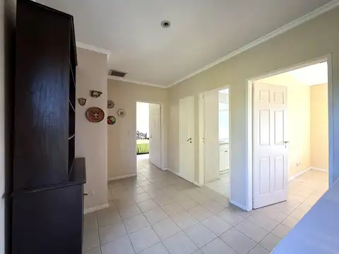 Casa en Venta, 4 Dormitorios, en  La Lomada de Pilar