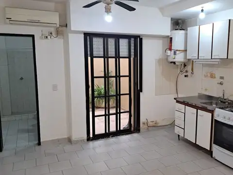 DPTO MONOAMBIENTE EN PLANTA BAJA CON PATIO- APTO CREDITO -USD 36000