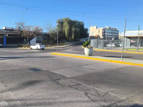 Local en Alquiler 76 años