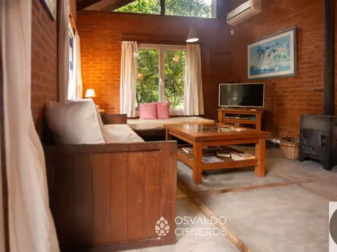 Los Queques - Mar de las Pampas: casa 2 dorm, parrilla y cochera semicubierta