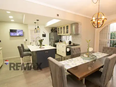 VENTA CASA 3 AMBIENTES EN MORON