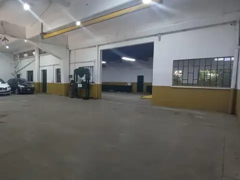 Bloque: Galpon + 3 deptos, a 20 mts de Panamericana-Escobar