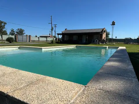 Casa con gran lote y pileta