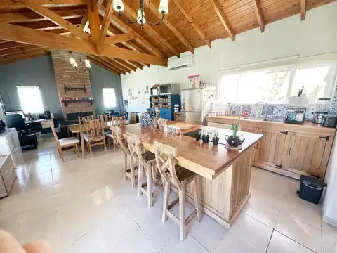 Casa 2 ambientes con 2 baños