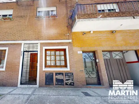 PH en planta alta en venta - Olivos 4 ambientes con patio. Entrada independiente.