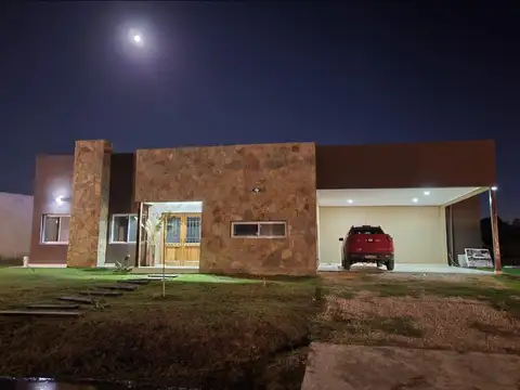 Casa en Alquiler de 4 dormitorios