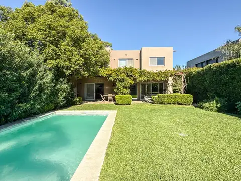 Casa en venta 4 dormitorios - Barrio semi cerrado - Zona Santa Rita San Isidro