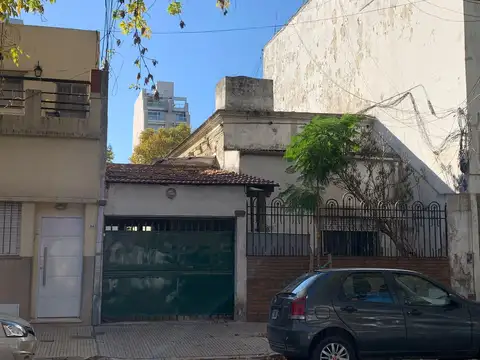 Casa en venta sobre lote propio ideal vivienda o desarrollo.