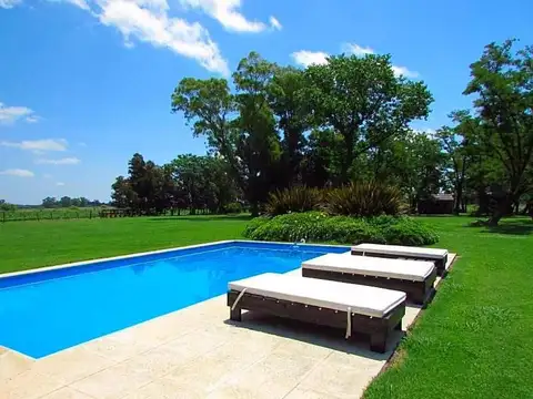Venta campo de 58hs con casco moderno en Lobos