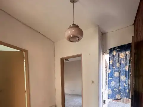 Casa 4 ambientes con 1 baño