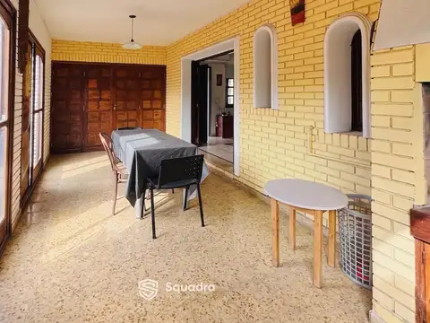Casa 5 ambientes con 2 baños