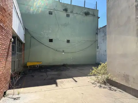 Avenida Hipólito Yrigoyen al 4600