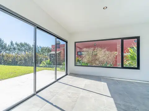 Casa 4 ambientes con 3 baños