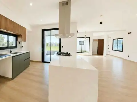 Casa en Venta en Villanueva, USD 380.000