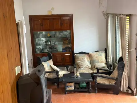 Casa 6 ambientes con 5 baños