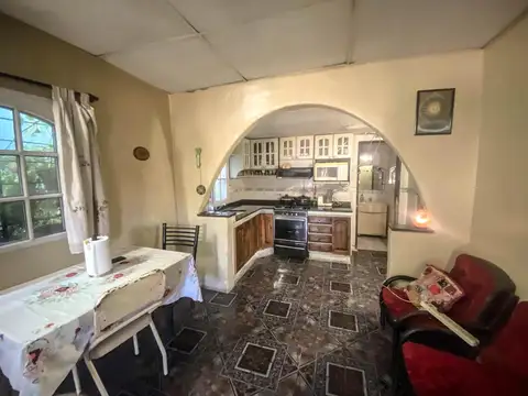 Casa 3 ambientes con 1 baño